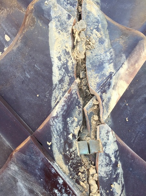 専用金物を設置